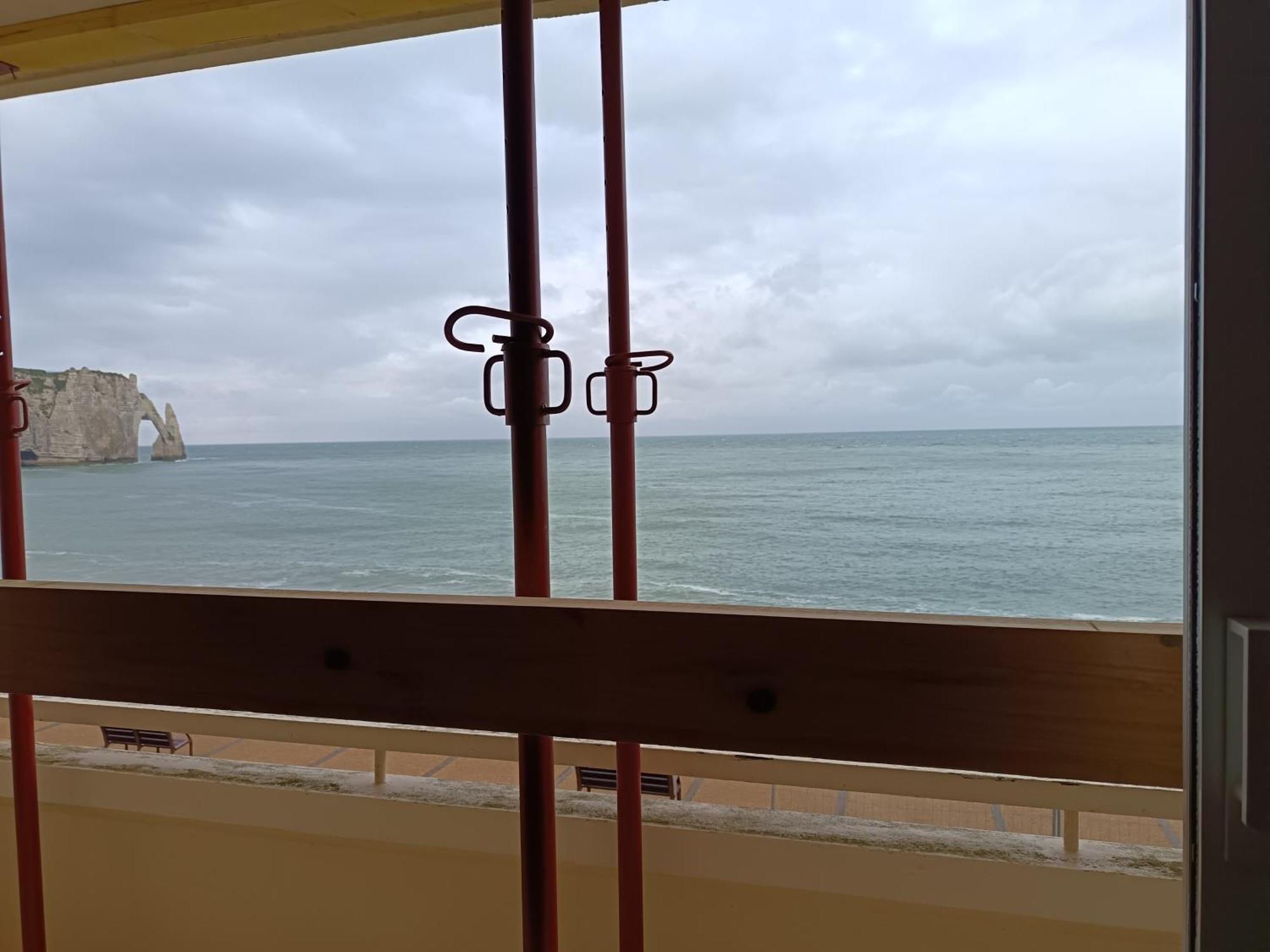 L'appel De La - Front De Parking Privatif Etretat